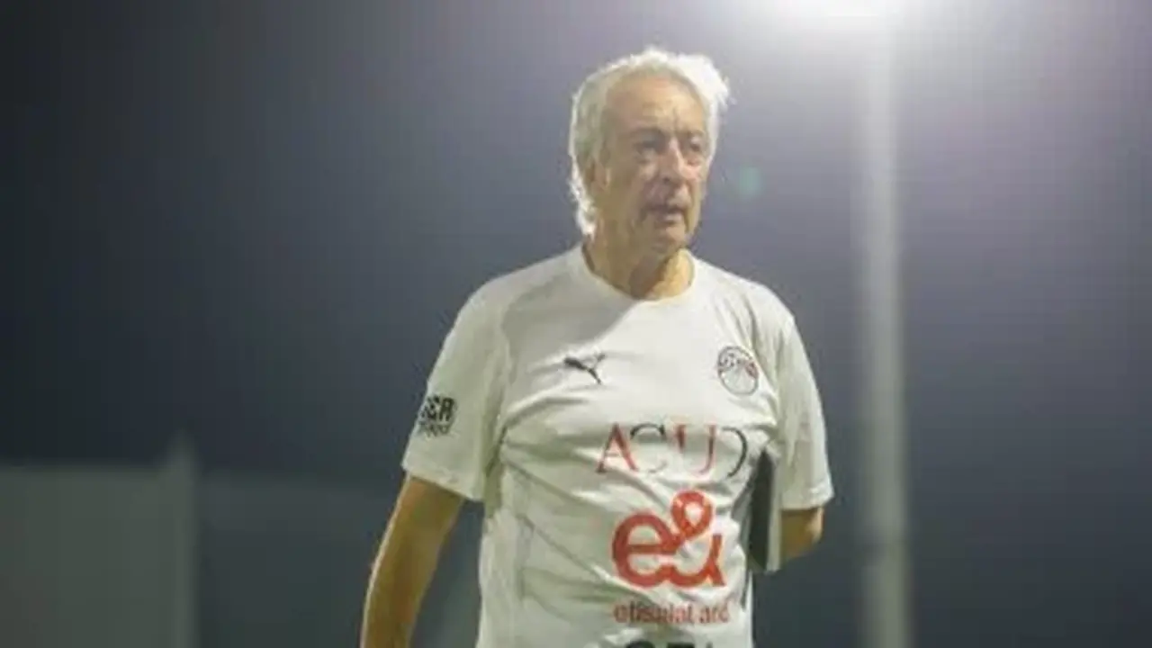 حلمى طولان يشيد بتنظيم معسكر “مشروع الهدف” بعد متابعة مباراة الكويت ويبرز الفوائد الفنية للاعبين